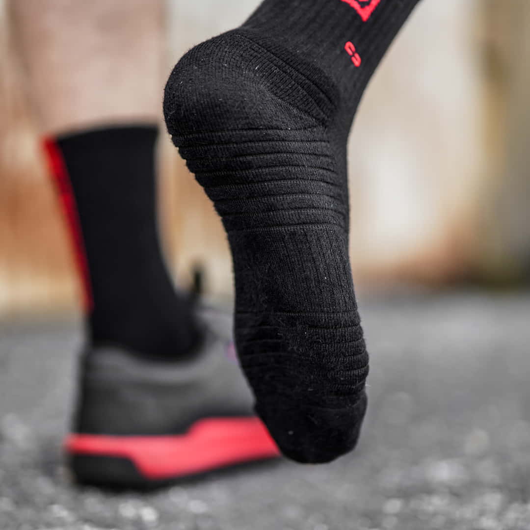 MTB Socks snazy black-red - Unleazhed